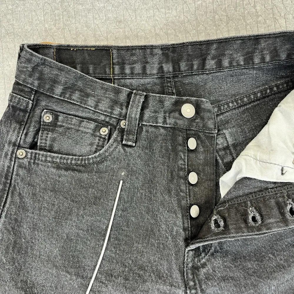 Levi's 501 Black Jeans Men (29x32) straight Leg Button Fly‎ actual size 28X31